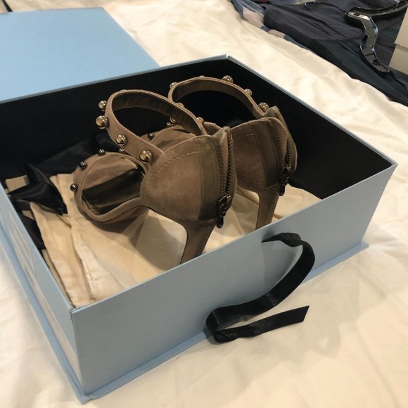 NWT Lanvin nude suede sandals with metal studs - Picture 12 of 15